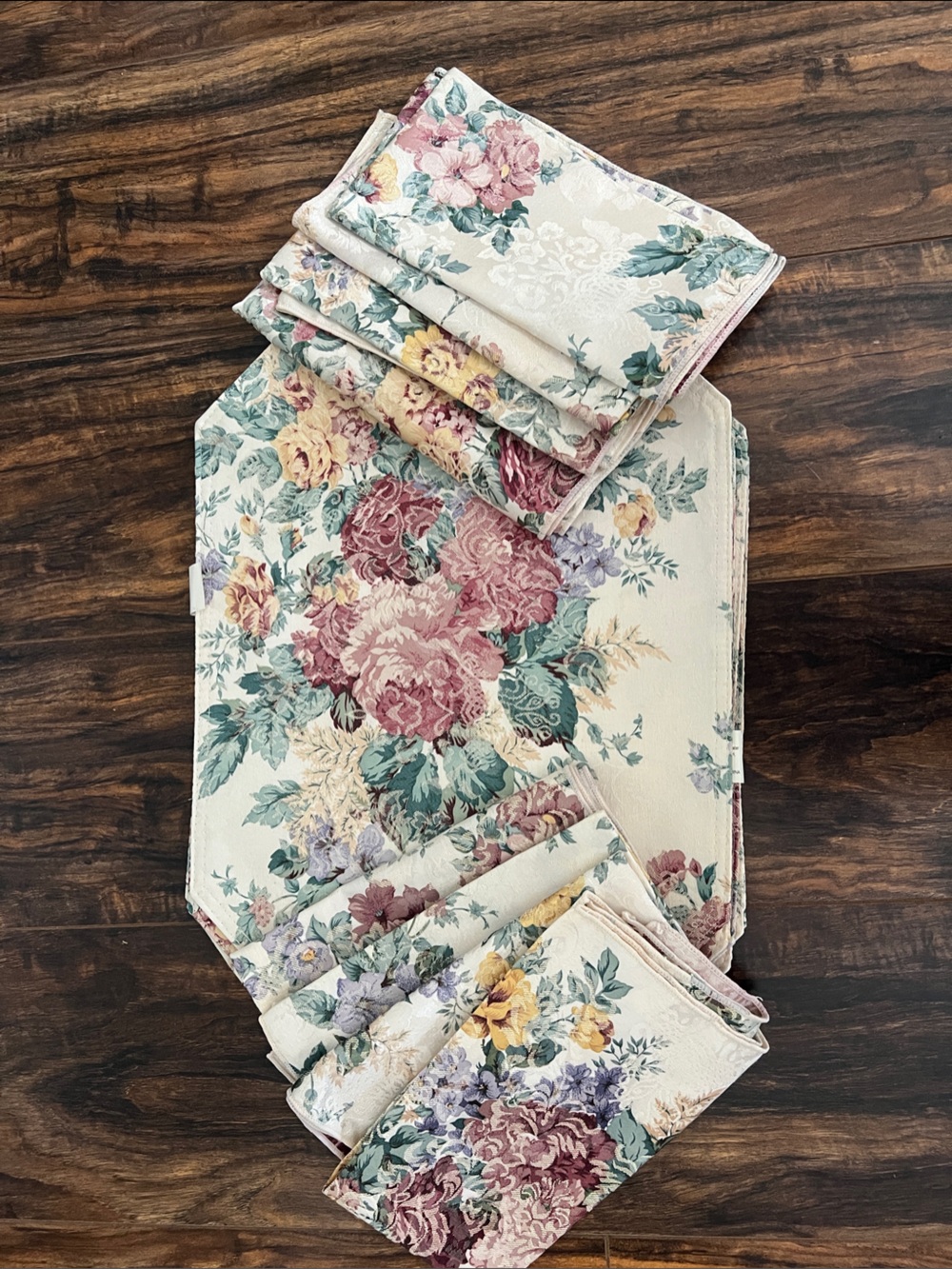 Floral Table Runner and Napkin Set in Cream, Dusty Rose & Sage
